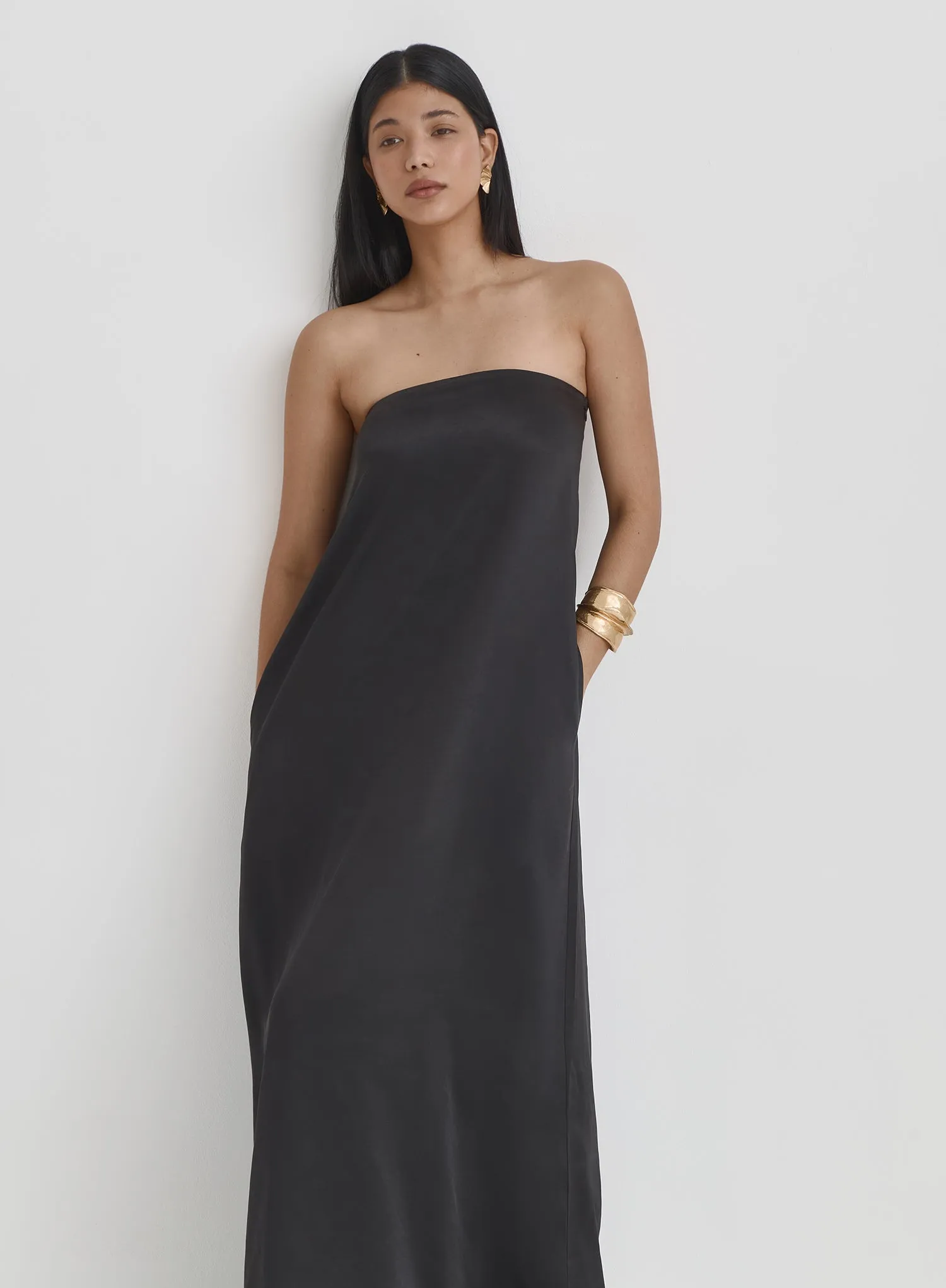 Meggans Elegant Black Satin Bandeau Maxi Dress