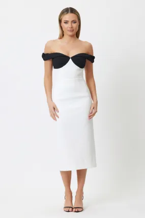 Sure, heres an optimized title for your product:

Elegant Womens MUQEZ Black & White Dress - Size 6, Two-Tone Chic Design

Let me know if you need further assistance!